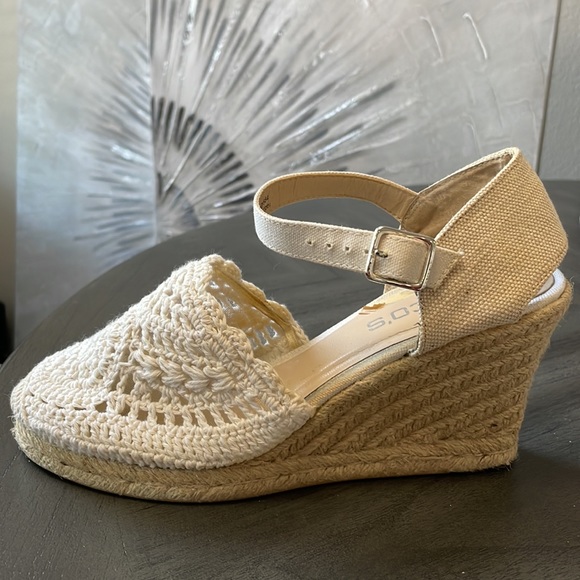 Chico’s Women’s White and Cream Crochet Lace Wedges - Size 7 - Picture 2 of 13